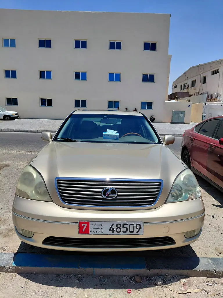 Lexus LS-Series 2002 — photo 1 of 11