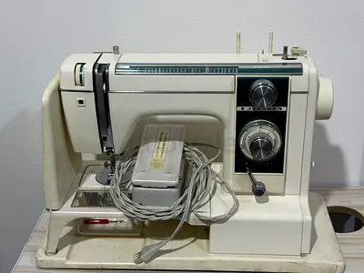 Vintage Janome Excel Sewing Machine – Made in Japan
