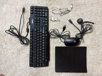 Dell Wired Keyboard and HP Mouse with Accessories