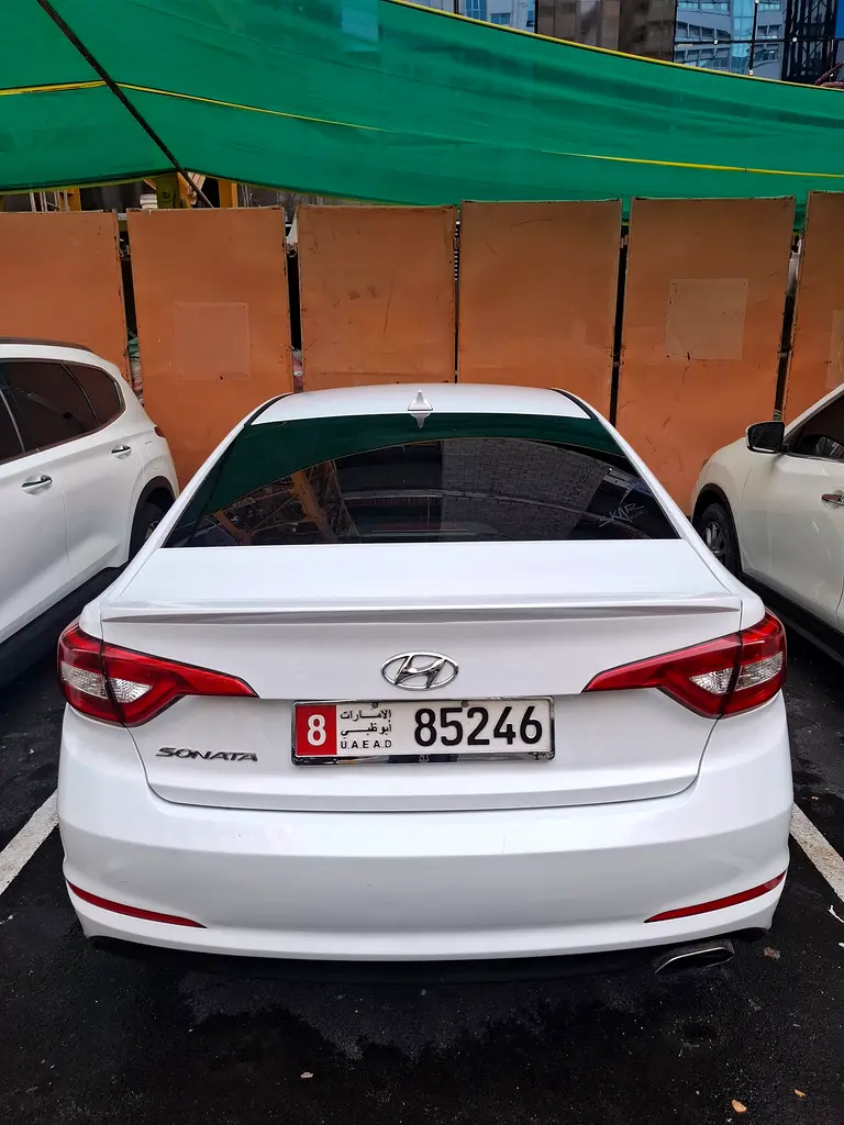 Hyundai Sonata 2016 — photo 1 of 5
