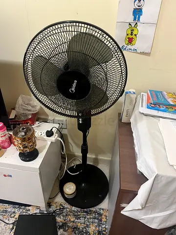 Midea standfan working fine . Moving out sale