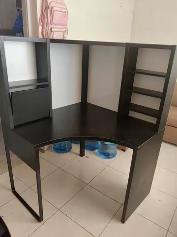 Corner computer desk