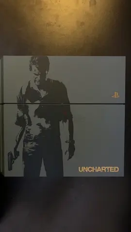 PS4 limited edition uncharted 4 edition with games