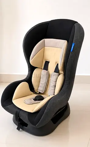 Used convertible infant/toddler car seat - good condition - Juniors