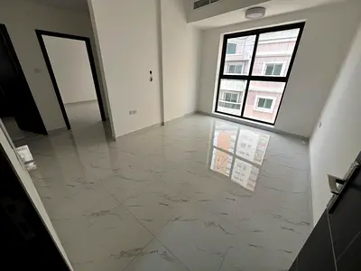 فرصة مميزة للإيجار السنوي في بناية جديدة بالكامل على كورنيش عجمان، شقة أول ساكن بتشطيبات راقية ومساحات واسعة، في موقع استثنائي قريب من جميع الخدمات