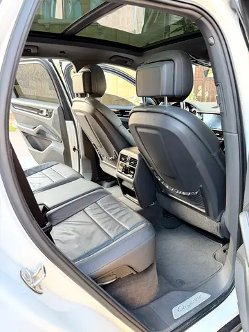 2018 Porsche CAYENNE — миниатюра 13