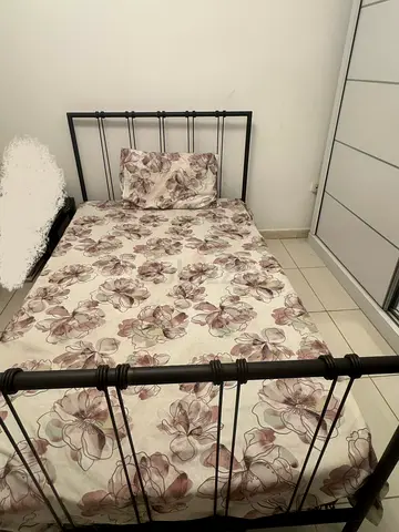 Queen bed iron metal frame, matress not included. - good condition
