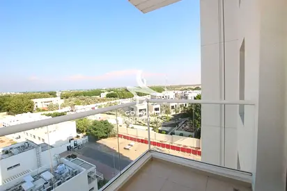 Spacious 2 Bedroom - Near Marina - Family Community