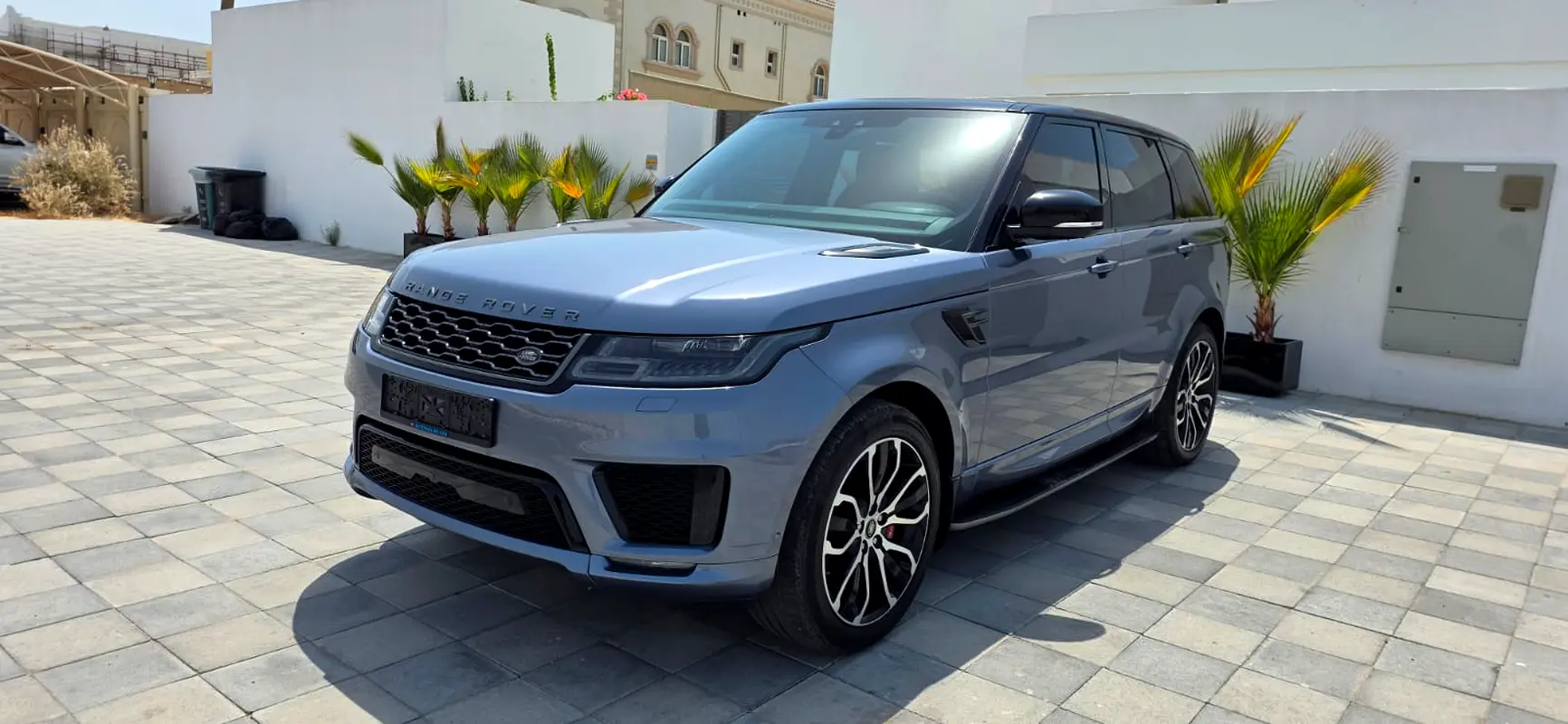 Land Rover Range Rover Sport 2021 — photo 1 of 16
