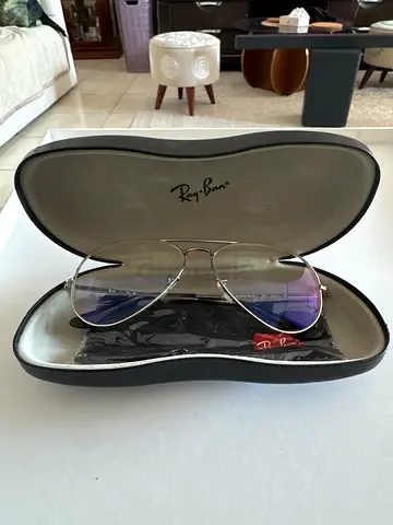 Ray-Ban Aviator Sunglasses with Case - Silver Frame