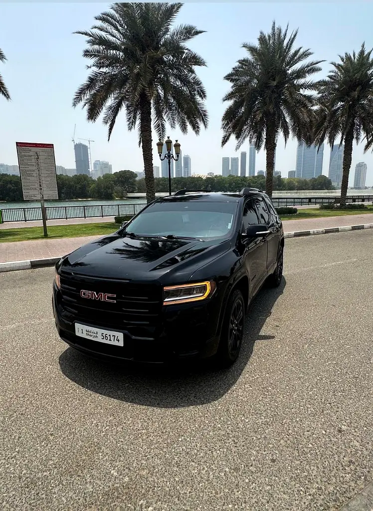 GMC Acadia 2022 — photo 1 of 15