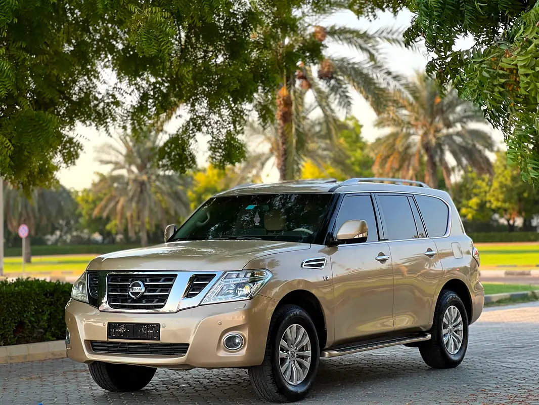 Nissan Patrol 2016 — photo 1 of 20