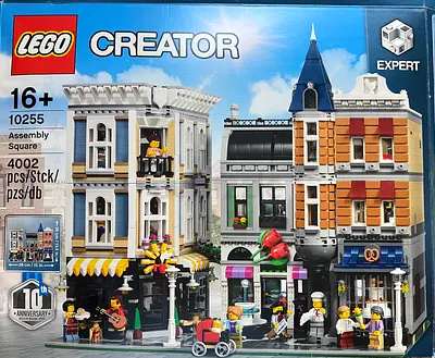 LEGO Creator 10255 Assembly Square