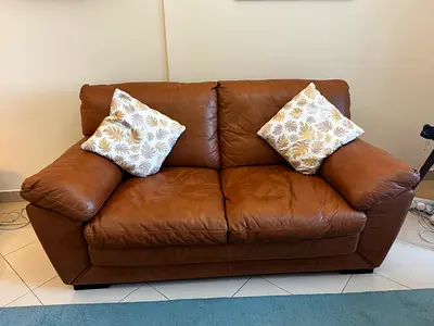 Brown Leather 2-Seater Sofa in Excellent Condition
