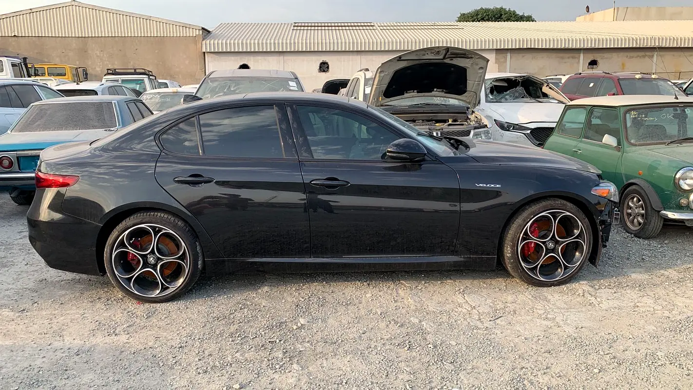 Alfa Romeo Giulia 2023 — photo 1 of 3