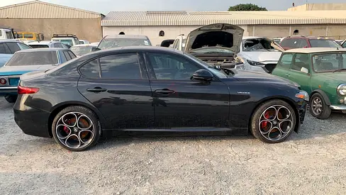 2023 Alfa Romeo Giulia Veloce - 2.0T Performance - Sport Edition