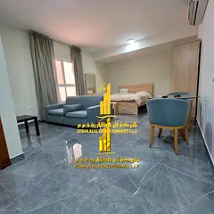 A golden opportunity! Luxurious, fully furnished studio apartment for monthly rent, including intern