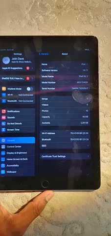 iPad (working) – 9.7-inch, Wi‑Fi, shows Settings screen