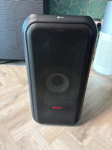LG XBOOM XL 5S Party speaker with Bluetooth- Excellent Condition.