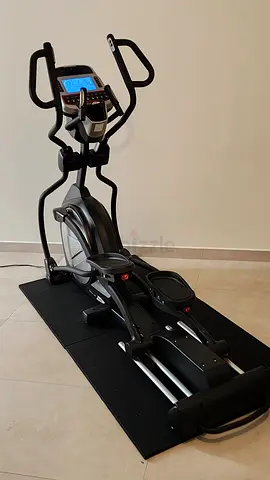SOLE E95 Professional Elliptical Trainer