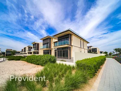 Large Layout | Vacant | Close To Amenities