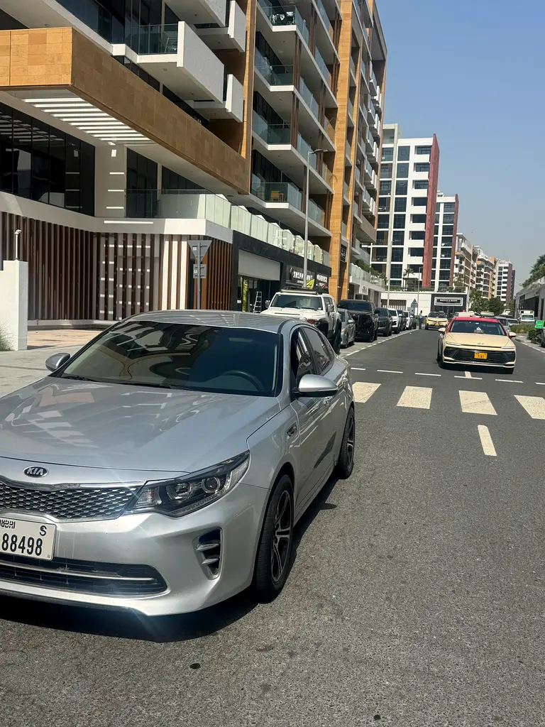 Kia Optima 2018 — photo 1 of 4