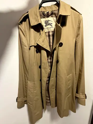 Classic MEN’s beige trench coat, size M (50)  good condition
