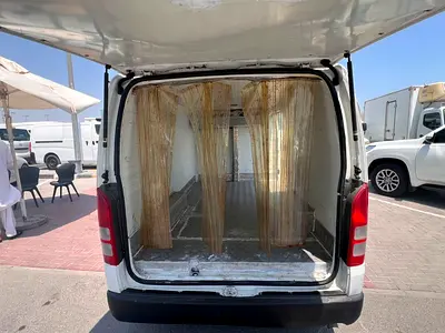 صورة مصغرة 8 لـ 2011 Toyota HIACE
