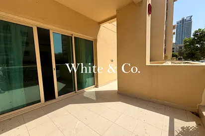 LARGE TERRACE | VACANT | WELL MAINTAINED