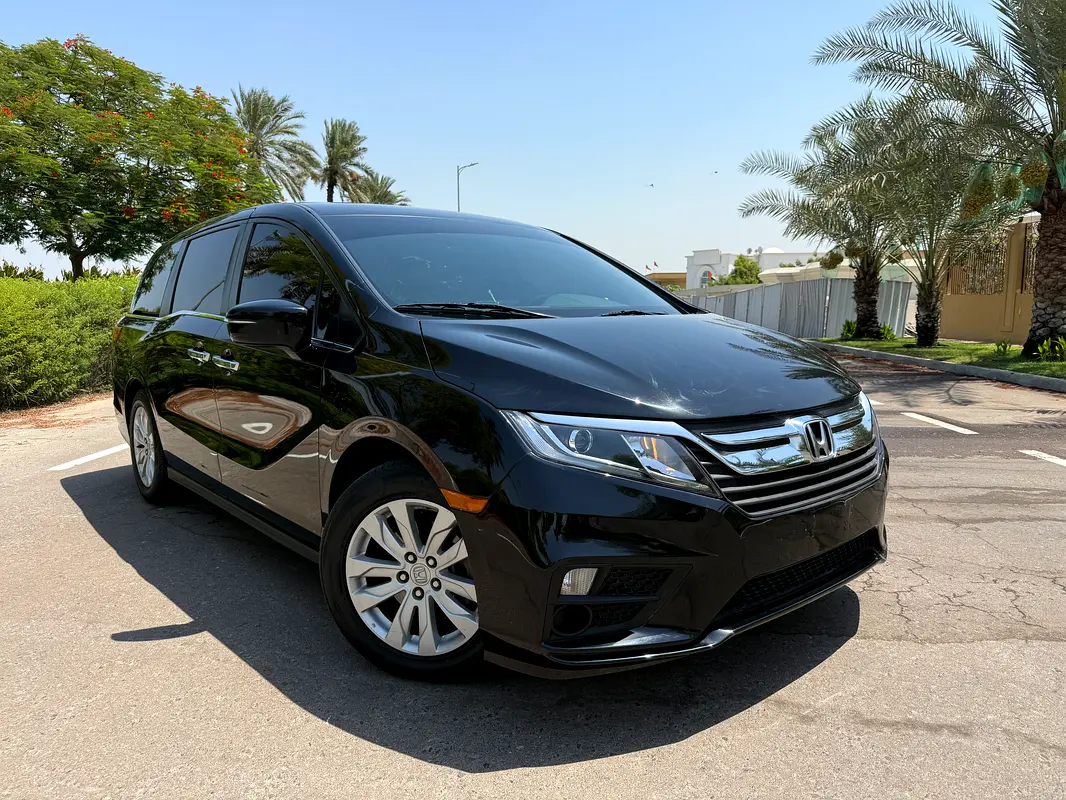Honda Odyssey 2019 — photo 1 of 19