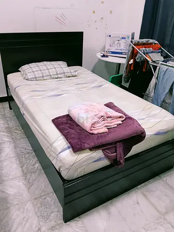 Single wooden bed frame with mattress - dark finish. Has two sets