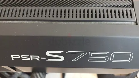 Yamaha PSR -750