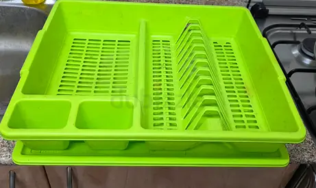 Kitchen Plates, Cutlery Tray – Good Condition