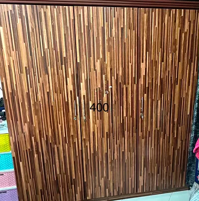 Large wooden 4-door wardrobe / armoire in good condition
