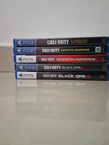 Call of Duty PS4 game collection - Modern Warfare, Black Ops, Infinite Warfare, WWII