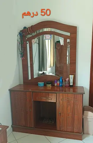 3-Drawer Dresser with Mirror