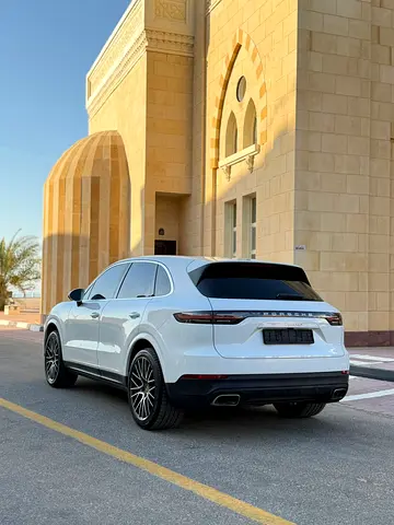 2018 Porsche CAYENNE 照片 3
