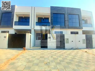 🏡 للبيع | فيلا تاون هاوس مميزة في منطقة الحليو – عجمان امتلك منزل أحلامك في واحدة من أسرع المناطق نمواً في عجمان، حيث يجتمع التصميم العصري، والتشطيبا