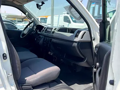 صورة مصغرة 6 لـ 2011 Toyota HIACE
