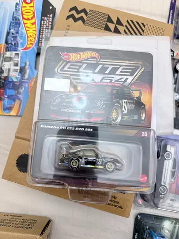 Hot Wheels Elite Porsche 911 GT2 EVO 993 unopened - collectible diecast