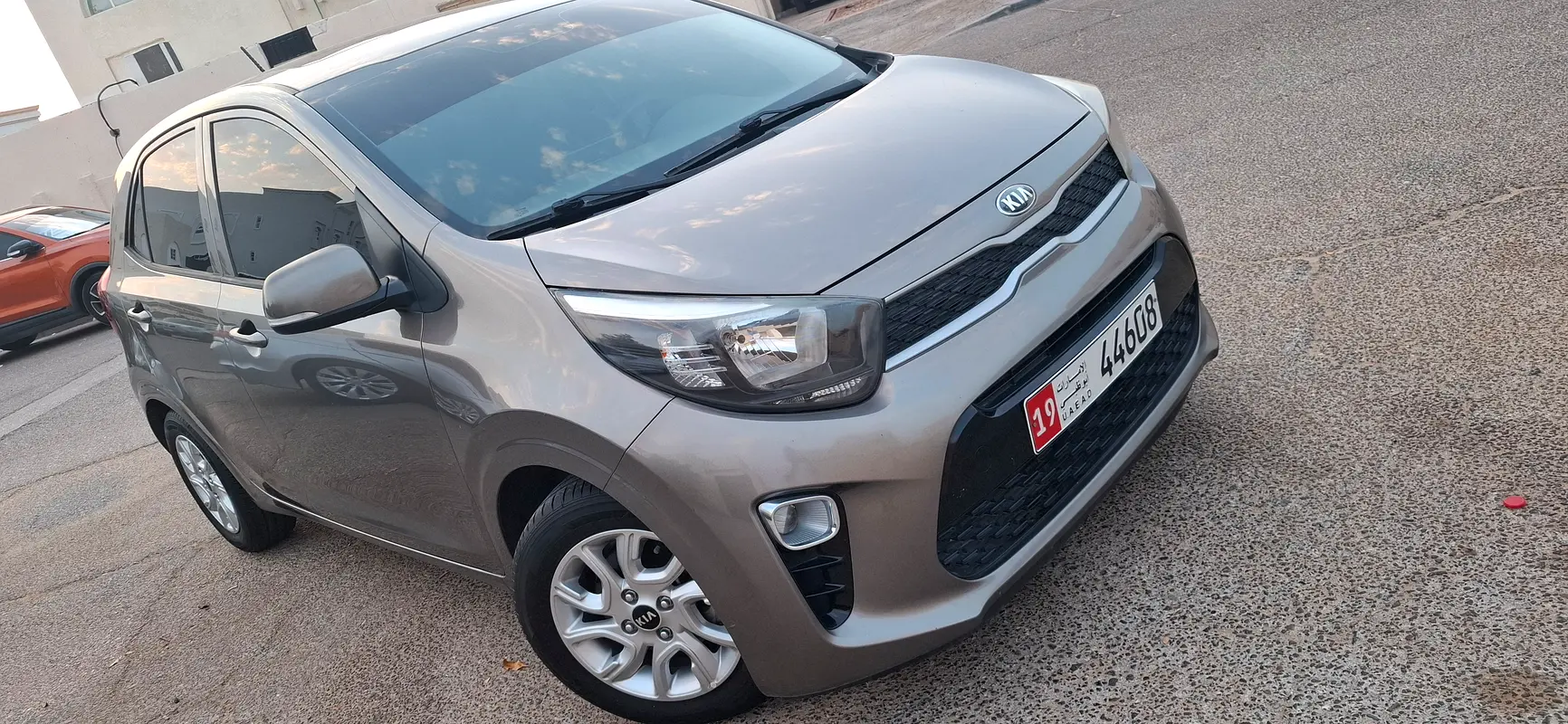 Kia Picanto 2018 — photo 1 of 6