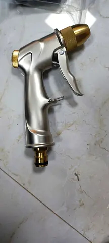 Garden hose spray