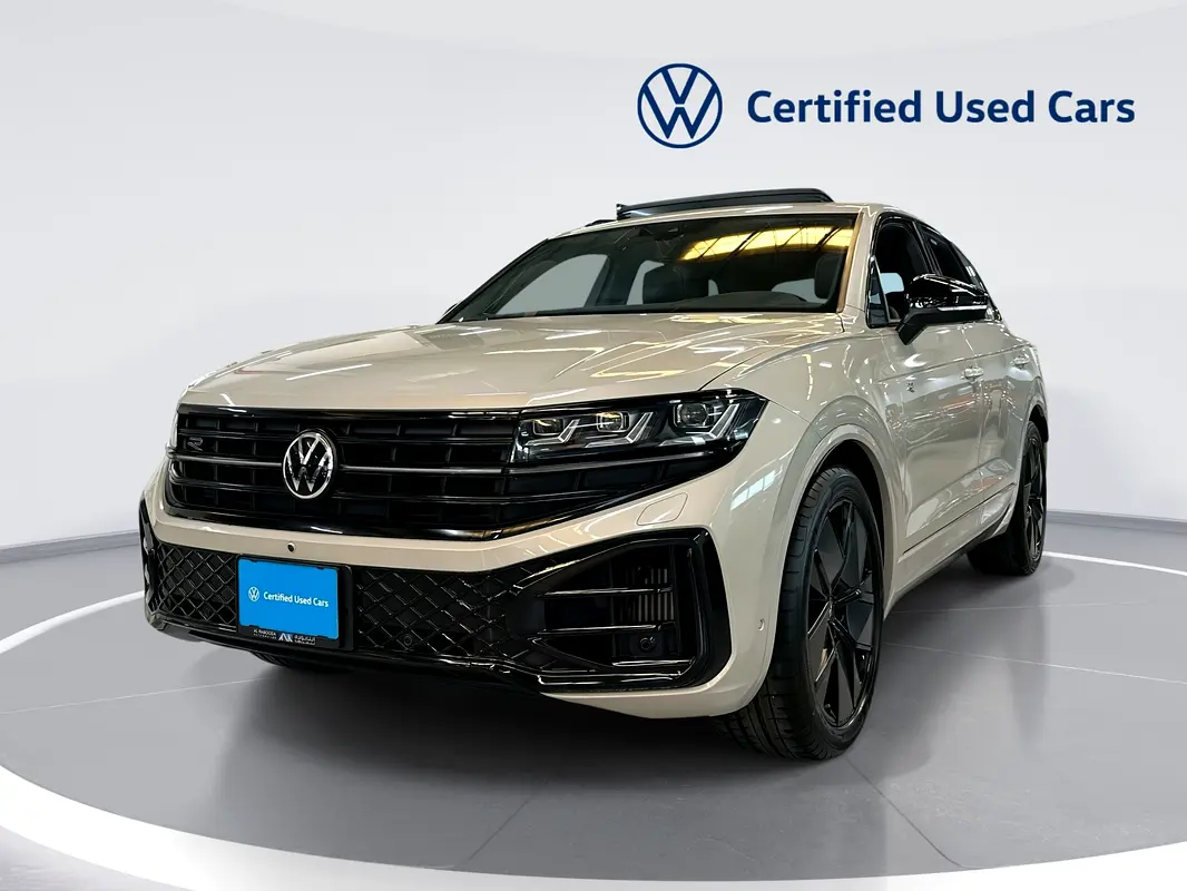 Volkswagen Touareg 2024 — photo 1 of 13