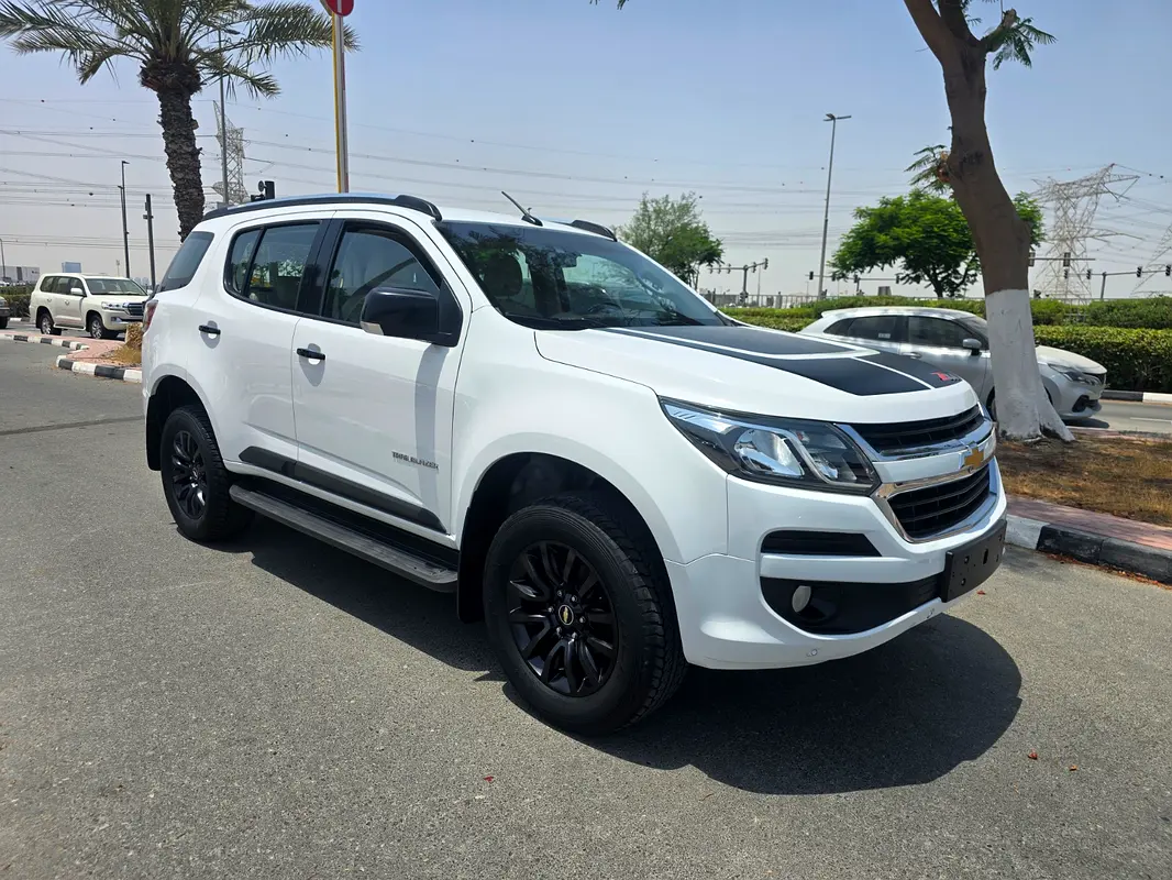 Chevrolet Trailblazer 2018 — photo 1 of 16