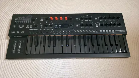 Arturia MiniFreak Stellar Edition