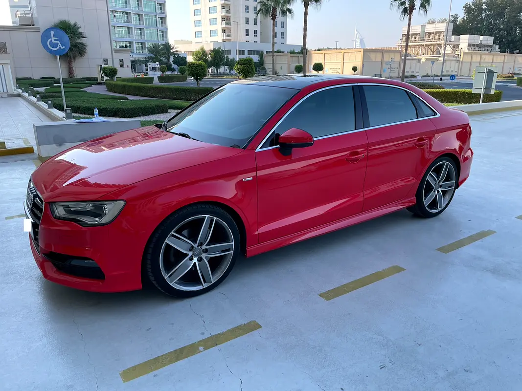 Audi A3 2015 — photo 1 of 16