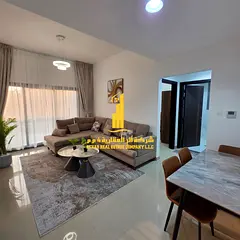 First occupancy, luxurious and elegant one-bedroom apartment, fully furnished with brand new, high-e