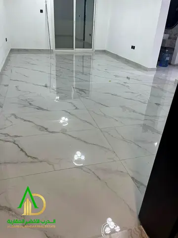 One-bedroom and living room apartment for annual rent in Ajman (Al Rawda 3). Spacious layout, two b