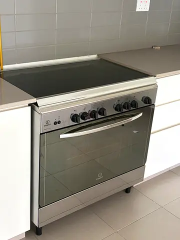 Gas Oven in Good Working Condition
