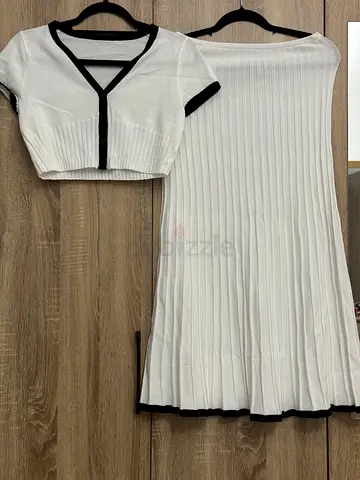 White pleated two-piece top set with black trim - size small